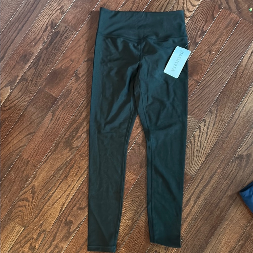 Shiny black leggings